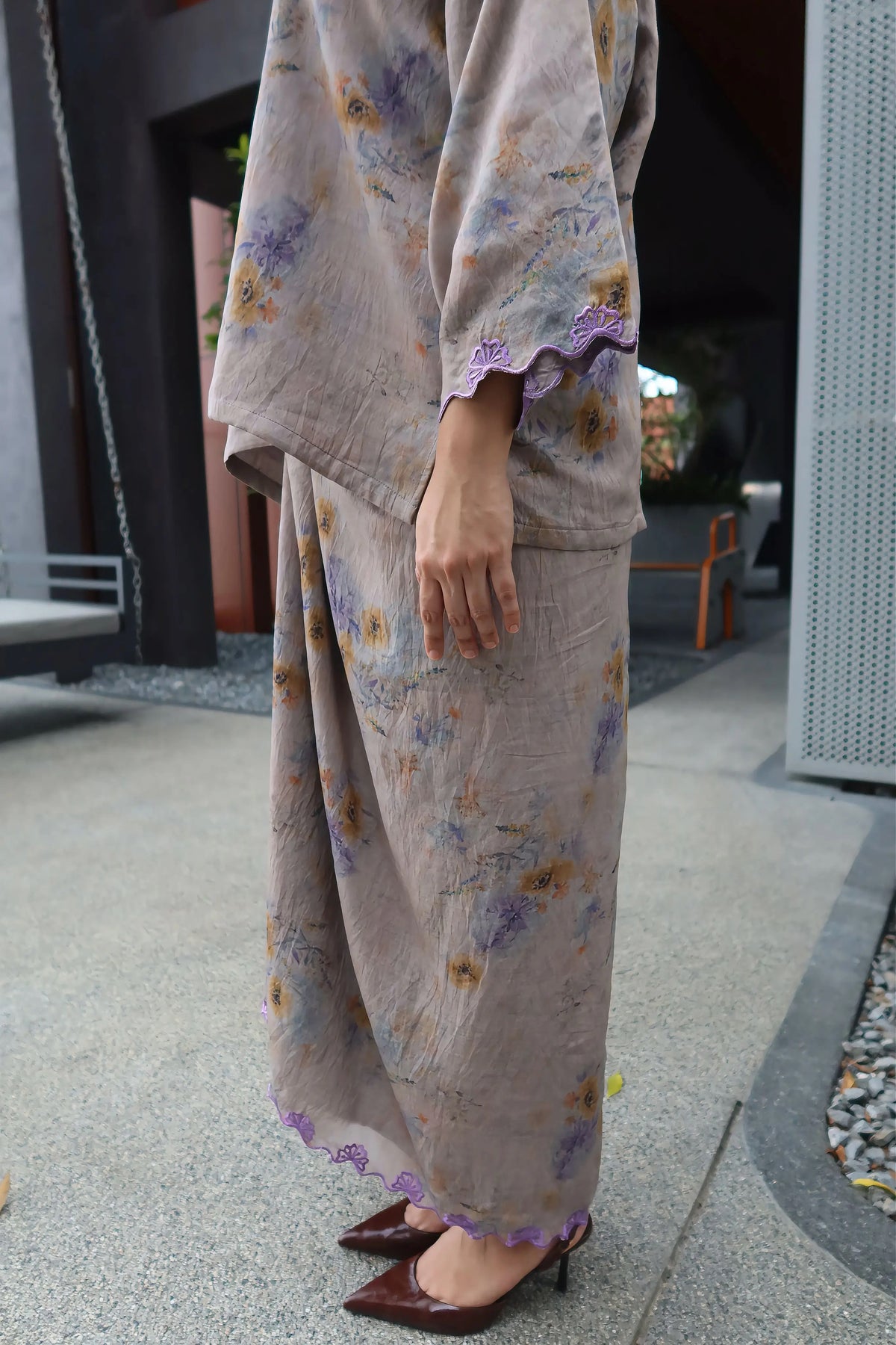 Seiring in Grey with Purple Embroidery