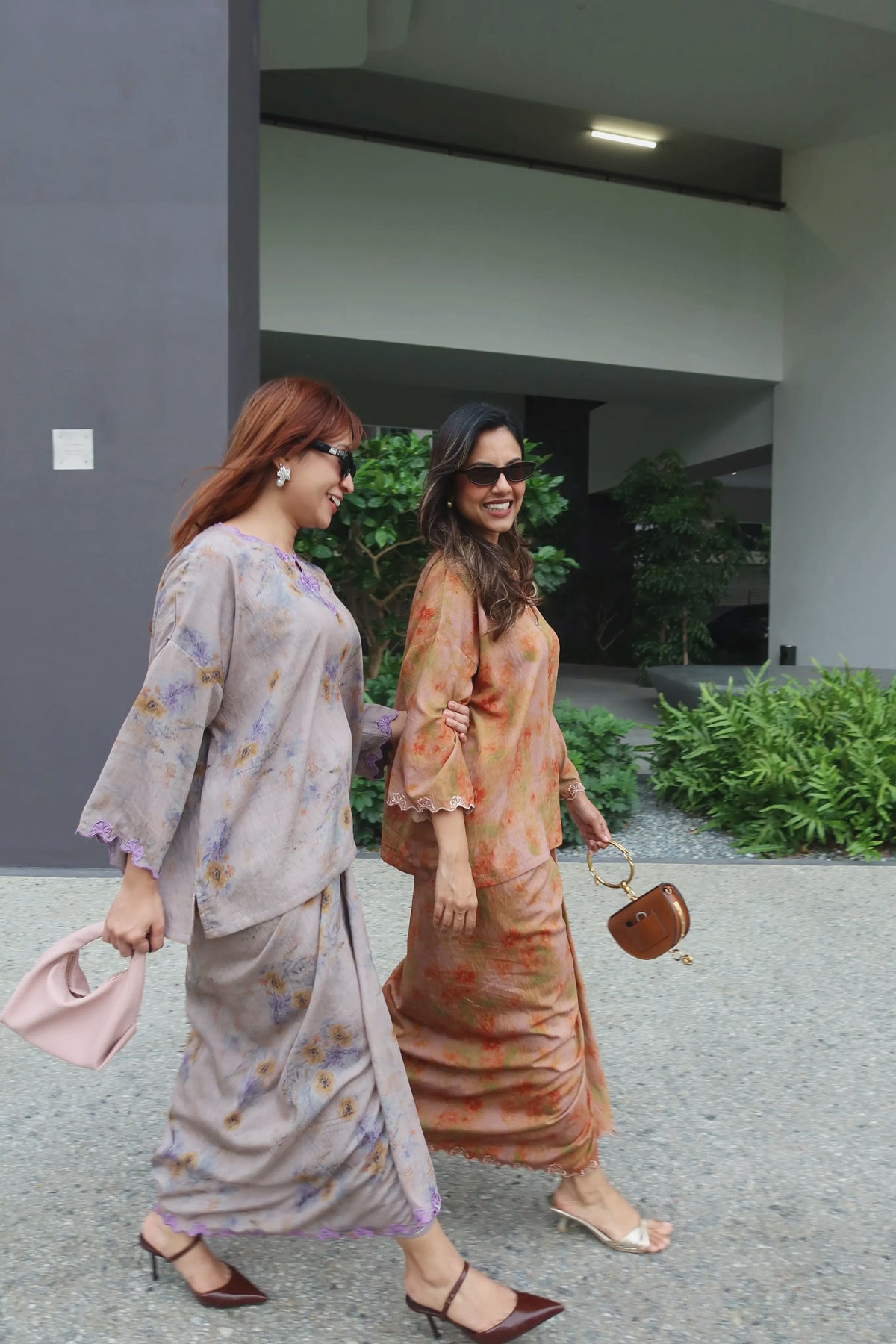Seiring in Amber with Light Peach Embroidery